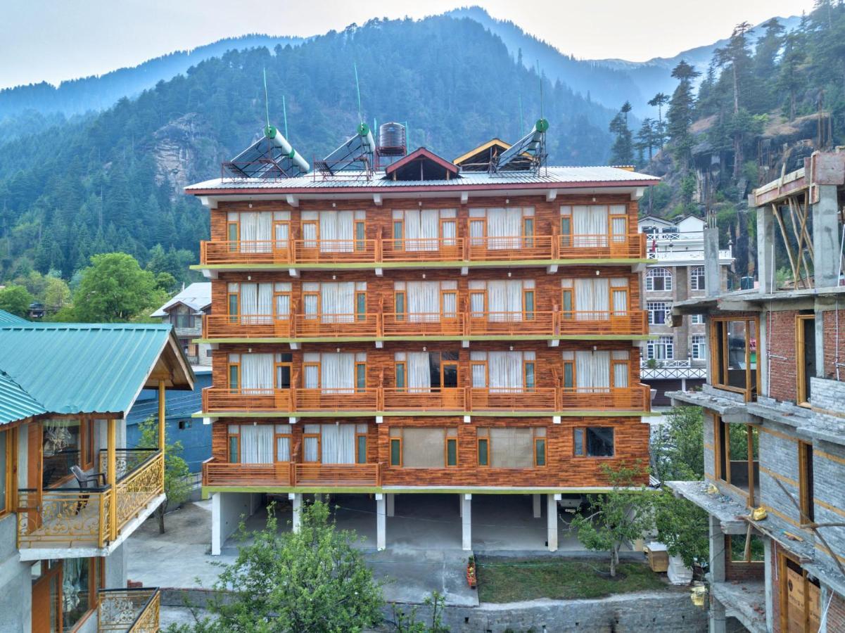 Отель Swastik Grand Manali Экстерьер фото