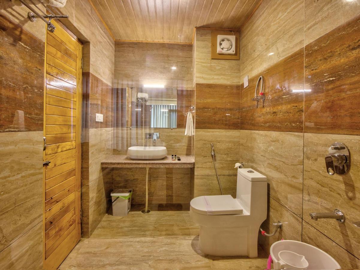 Отель Swastik Grand Manali Экстерьер фото