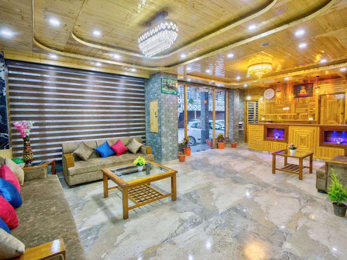 Отель Swastik Grand Manali Экстерьер фото