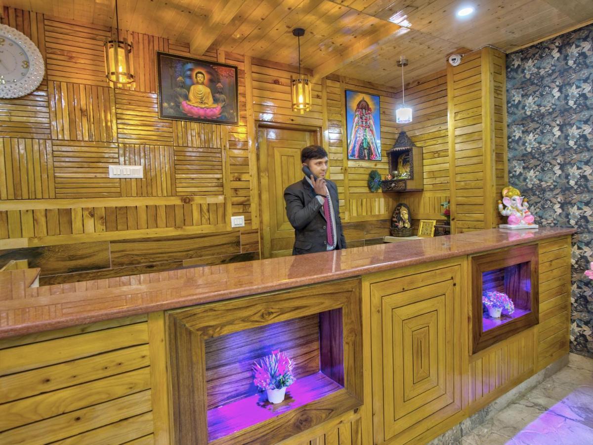 Отель Swastik Grand Manali Экстерьер фото